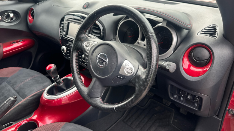 Nissan Juke 1.2 DiG-T N-Connecta 5dr Petrol Hatchback